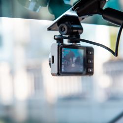 Cât de legal este să filmezi traficul cu o cameră video de bord?-img